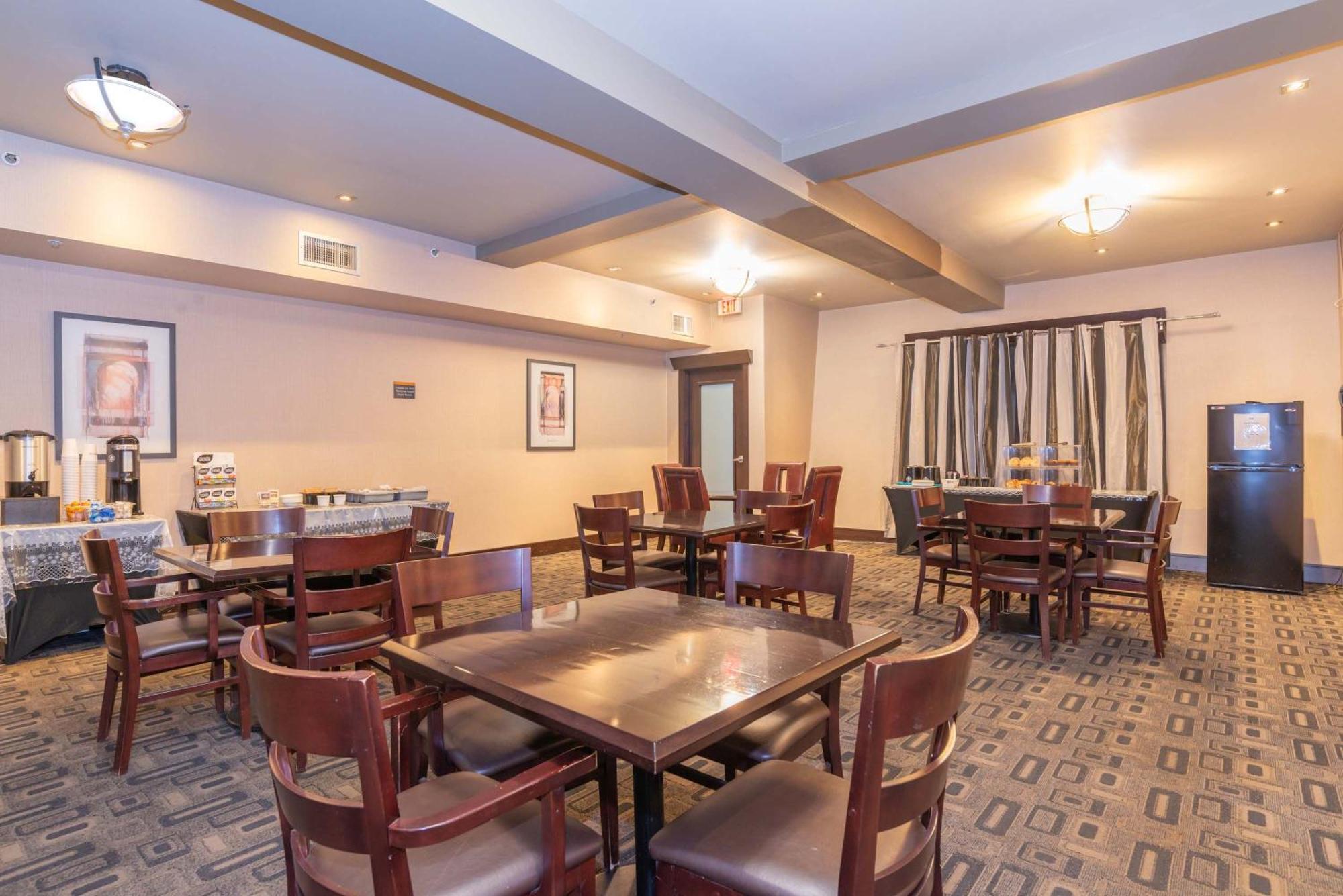 Sandman Hotel Castlegar Exterior foto